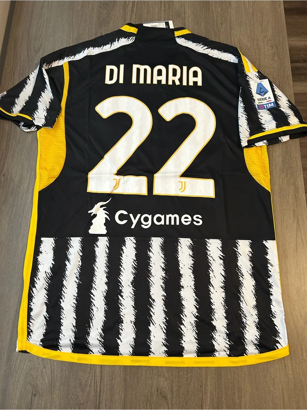 adidas Black & Yellow Di Maria #22 Juventus Jersey